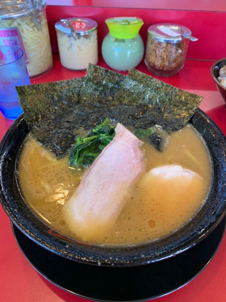 「ラーメン中盛り」@家系ラーメン王道 王道之印の写真