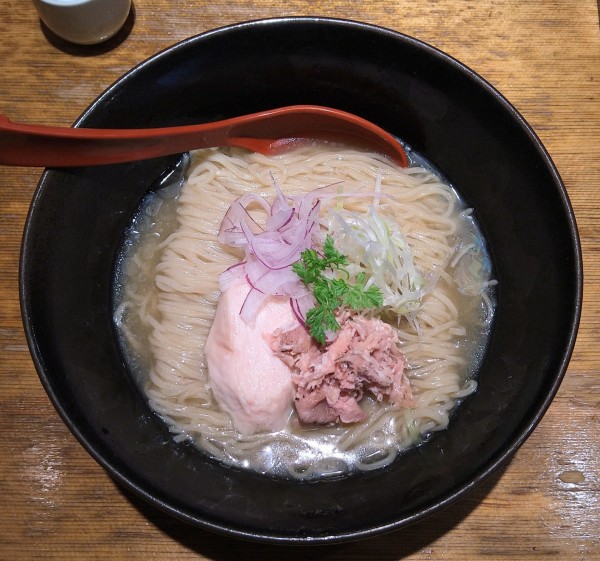 「蟹と焼きあごの冷し麺【限定】」@焼きあご塩らー麺 たかはし 新宿本店の写真