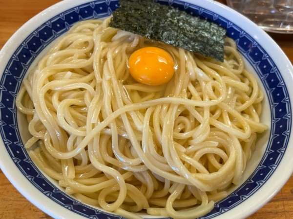 「冷やし油そば（並）新塩油＋生卵」@自家製中華そば としおかの写真