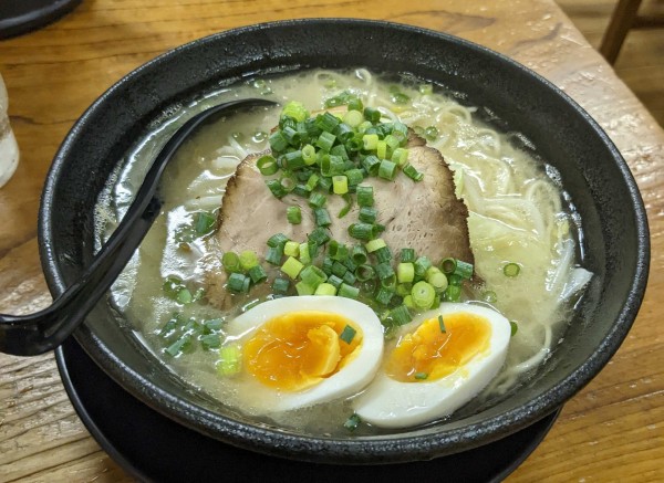 「こってりラーメン + 味付卵」@ラーメン無愛想の写真