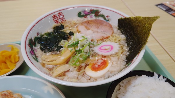 「背脂中華そばセット1050円（ギョーザ、半ライス）」@東京ラーメン町屋の写真