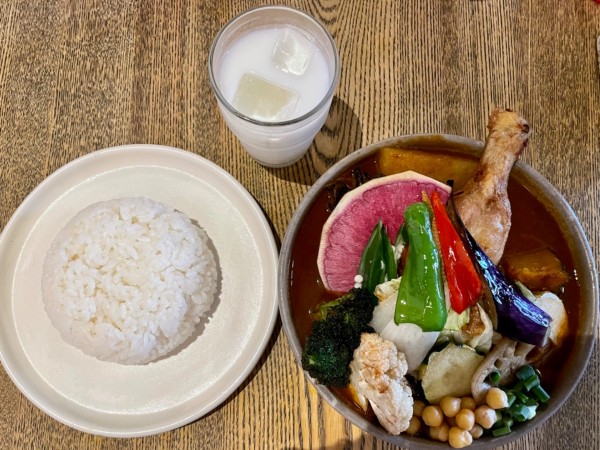 「もりもり野菜とチキンのカレー」@スープカレーポニピリカの写真