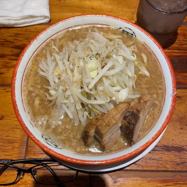 「小らーめん（麺200g 豚3枚）」@らーめん バリ男 新橋本店の写真
