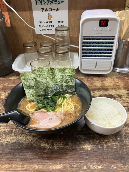 「ラーメン　並　ライス✖️3」@らーめん 吟太の写真