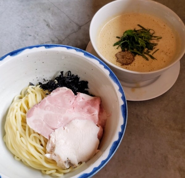 「【本日の限定】牡蠣崩し正油つけ麺 ９８０円」@八二軒の写真