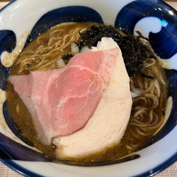 「濃厚烏賊そば」@食撃の琥煌の写真