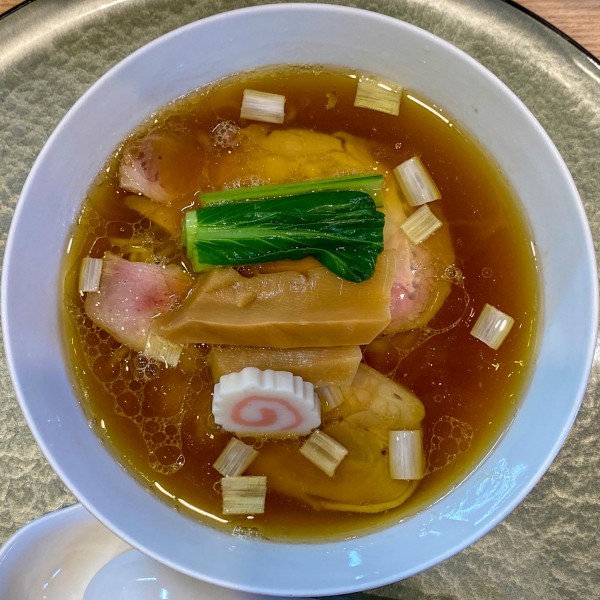 「羅臼昆布と鮭節の中華そば（もろみポーク1枚）¥1,250」@中華そば 深緑の写真