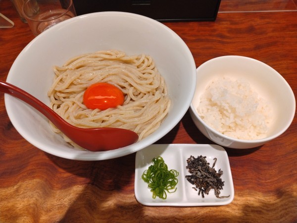 「冷製塩昆布水のTKM¥850+半ライス¥100-」@三馬路 東京店の写真