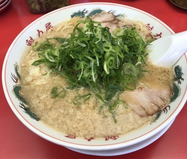 「コク旨ラーメン(麺硬め/背脂多め)」@ラーメン魁力屋 草加店の写真