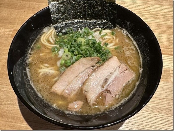 豚骨醤油(並盛)