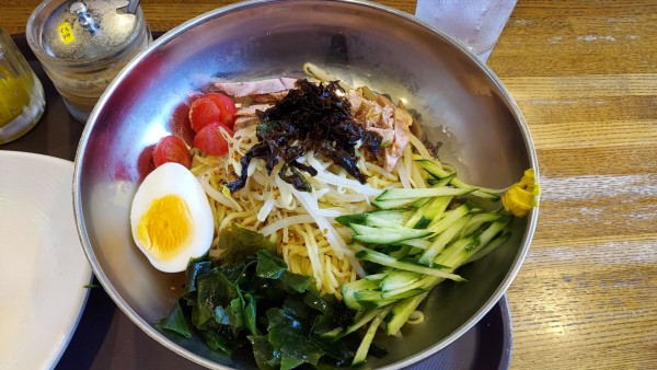 「冷やし中華 980円」@メガらーめんの写真