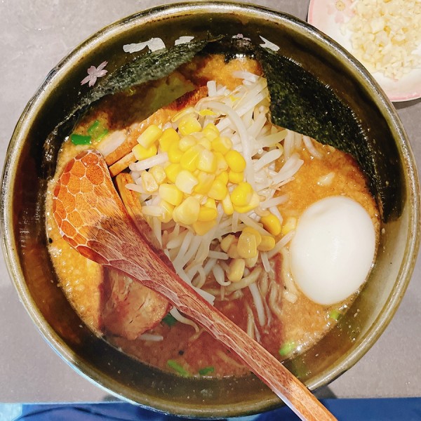 「特製みそこってりらーめん＋青森県田子産ニンニク」@桜田みそらの写真