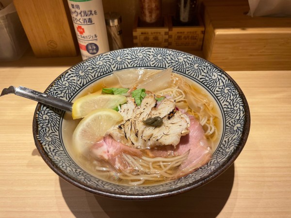 「冷製ずわい蟹の中華そば」@鴨と蟹 中華そば 燈 登戸店の写真