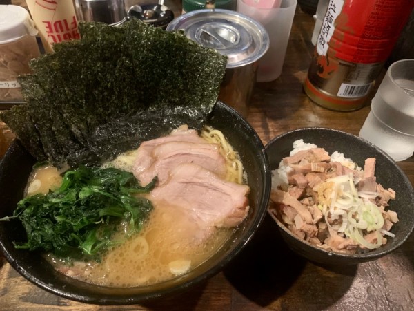 「チャーシューメン(3枚)＋のり＋チャーシューまぶし」@家系ラーメン クックらの写真