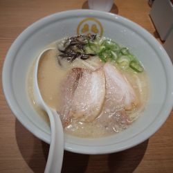 豚骨ラーメン