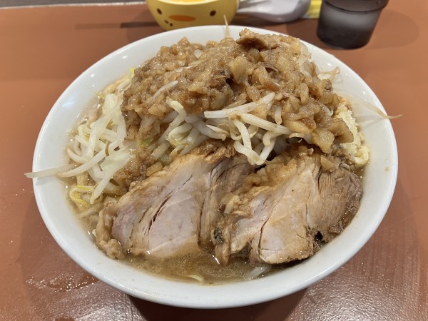 「ラーメン(300g)＋黒アブラ(限定)」@THE SUN COMENの写真