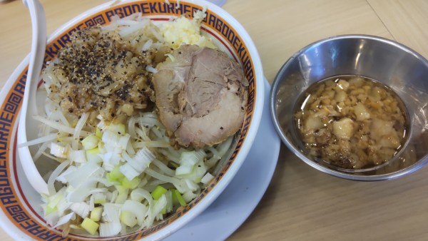 「ミニ汁なし800円全増し」@麺屋 顎で喰らえの写真