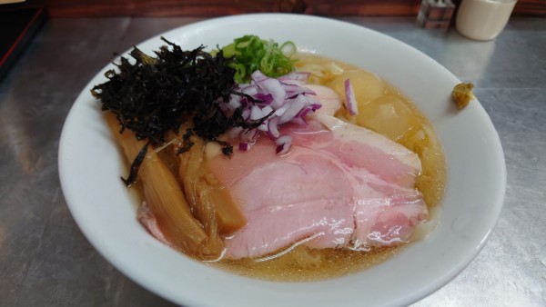 「冷製鯵煮干し塩ラーメン　￥1100」@麺や 睡蓮の写真