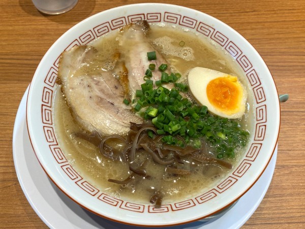 「だるまらーめん 930円 ＋ 替え玉 150円」@だるま大使〜HANARE〜の写真