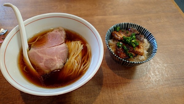 「淡麗かけ＋レアチャーシュー」@らぁ麺 ここんの写真