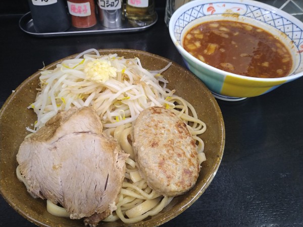 「【限定】トマトカレーTUKE ￥1050＋ボクバーグ￥200」@僕との麺の写真