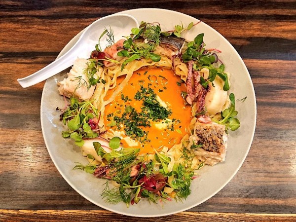 「冷たいブイヤベースの冷製ヌードル」@稲荷屋の写真