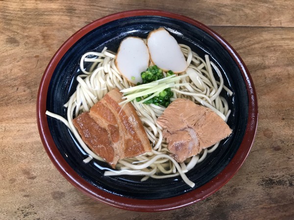 「首里そば 中　500円」@首里そばの写真