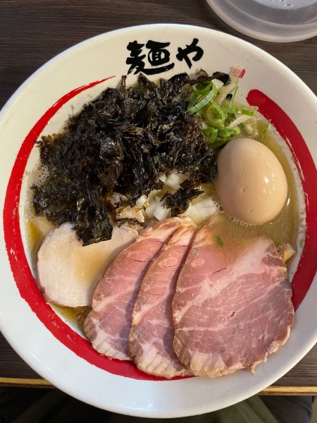 「特製　追い煮干しそば」@麺や でこの写真