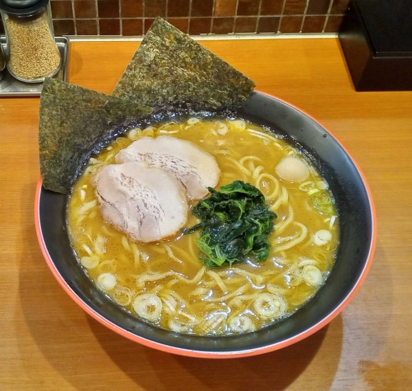 「とんこつ醤油ラーメン　大盛」@ら～めん 麺家和王の写真