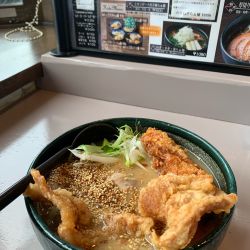 香ばし味噌ラーメン➕トッピング(鶏ももぱいくぅ一枚➕ぱいくぅ一枚