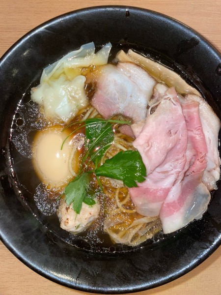 「特製　醤油らぁ麺」@支那蕎麦屋 藤花の写真