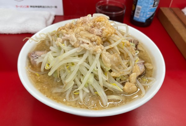 「小豚麺1/3アブラカラメ」@ラーメン二郎 神田神保町店の写真