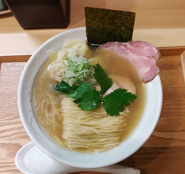 「特選 貝と煮干しの塩」@中華そば うお静の写真