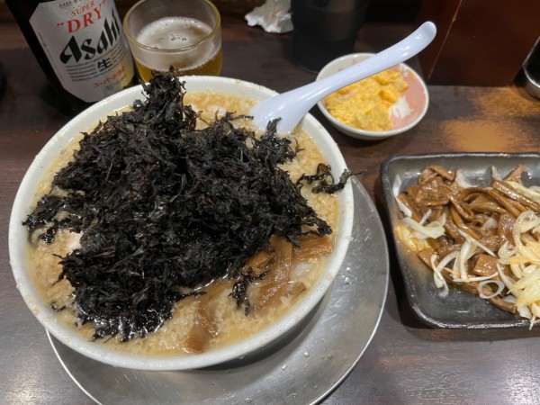 「瓶ビールつまみネギメンマ→岩のりらーめん玉ねぎ多め中油」@らーめん潤 蒲田店の写真