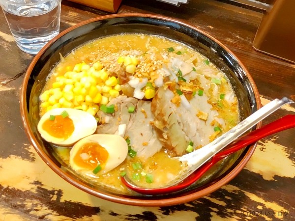 「濃厚味噌チャーシューめん（大盛＋味付玉子＋コーン）」@行者ラーメン 熱人G麺の写真