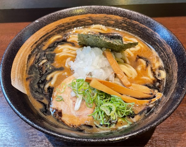 「黒真空そば」@らぁーめん 喜元門 石岡店の写真