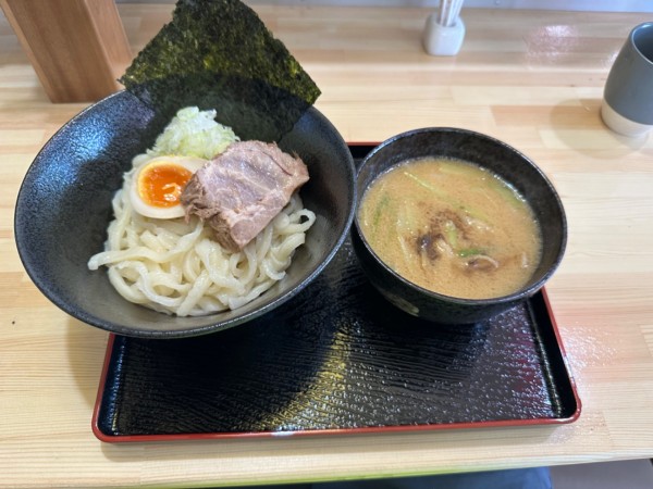 「豚重ね肉汁うどん（1.5倍・400g）1,000円」@お昼と夜しの写真