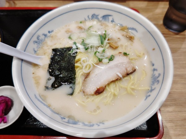 「とんこつラーメン」@福しん イオンタウン毛呂山店の写真