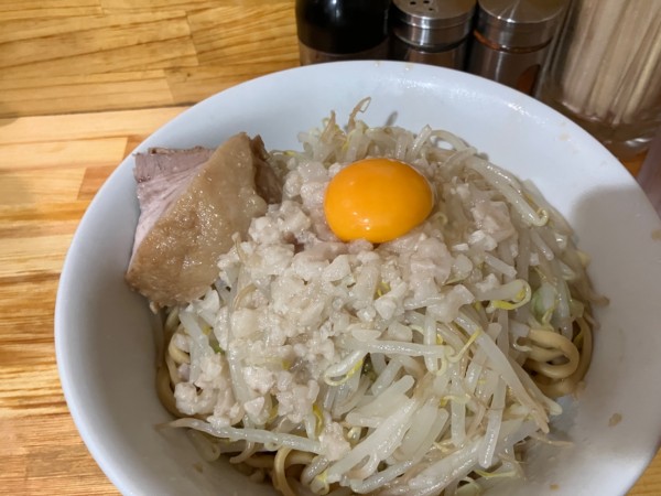 「醤油まぜそば大盛り」@麺処 MAZERUの写真