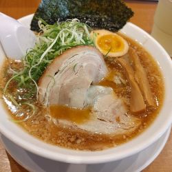 ネギ醤油とんこつラーメン