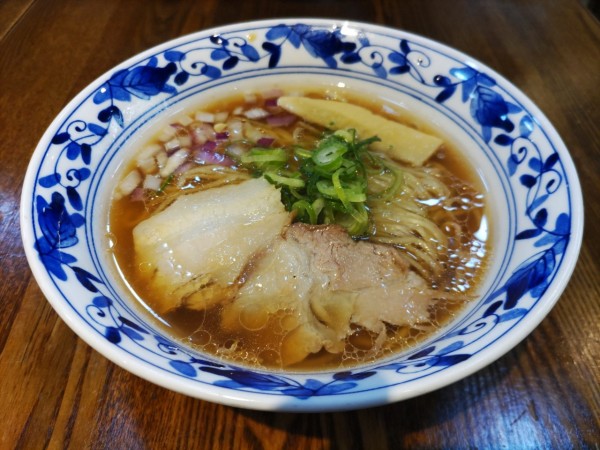 「京鰹と貝の中華そば」@貝出汁らぁ麺 虎武の写真