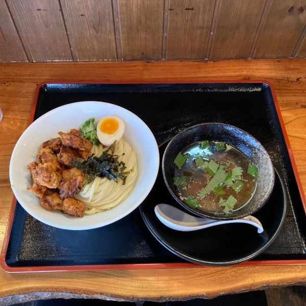 「梅しそおろしの冷つけそば~豚バラ唐揚げ添え~」@麺創 なな家の写真