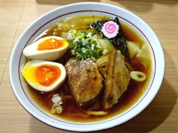 「特製らーめん (太麺，950円)」@谷島屋の写真