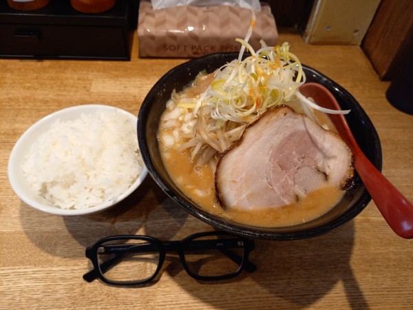 「味噌ラーメン(野菜多め・にんにく少し)ライス」@萬馬軒 橙 池袋店の写真