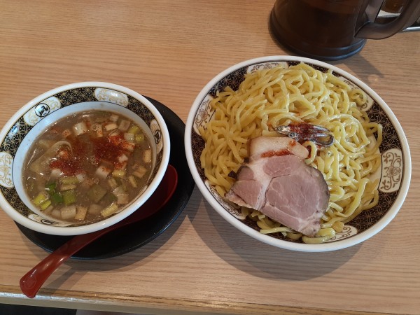 「凄い煮干しつけ麺、特盛」@どうけん 新百合ヶ丘マプレ店の写真