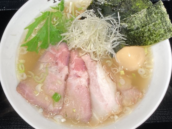 「特製塩らぁめん」@SPORTS DINING REGISTA 日本橋支店の写真