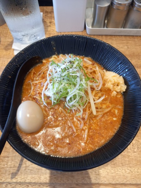 「辛味噌ラーメン￥800＋大盛り￥50＋小ライス￥50」@大塚屋の写真