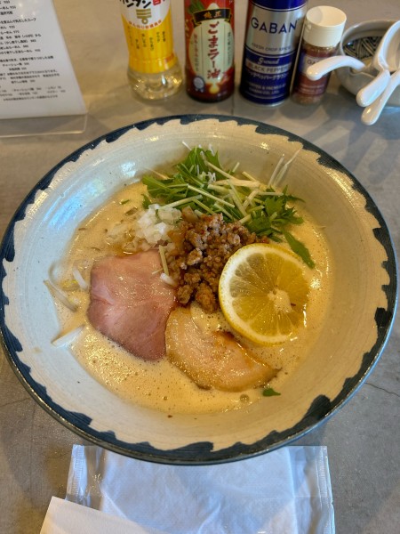 「鶏白湯　辛ミソラーメン」@八二軒の写真