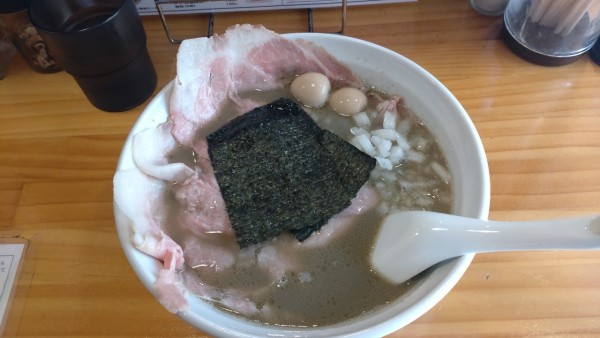 「特製煮干らーめん」@煮干らーめん 紫乱の写真