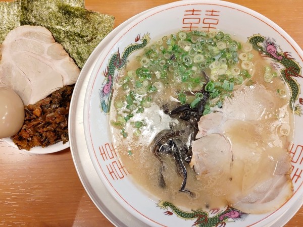 「ガツンラーメン得盛り（辛子高菜）」@博多ラーメン ガツン 扇橋店の写真